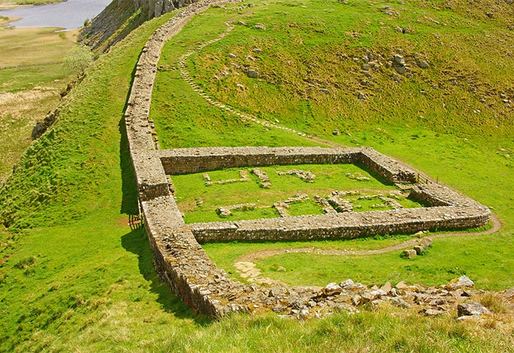 10 Facts About Hadrian's Wall | History Hit