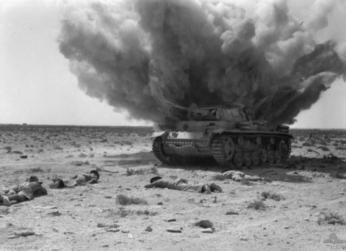 Panzer_III_exploding_1942