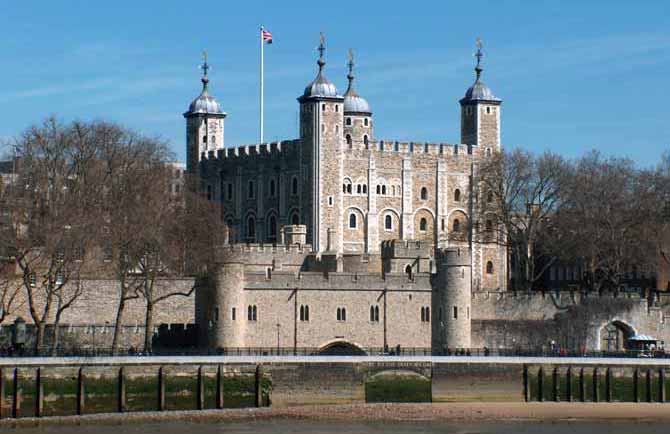 Tower_of_London,_April_2006