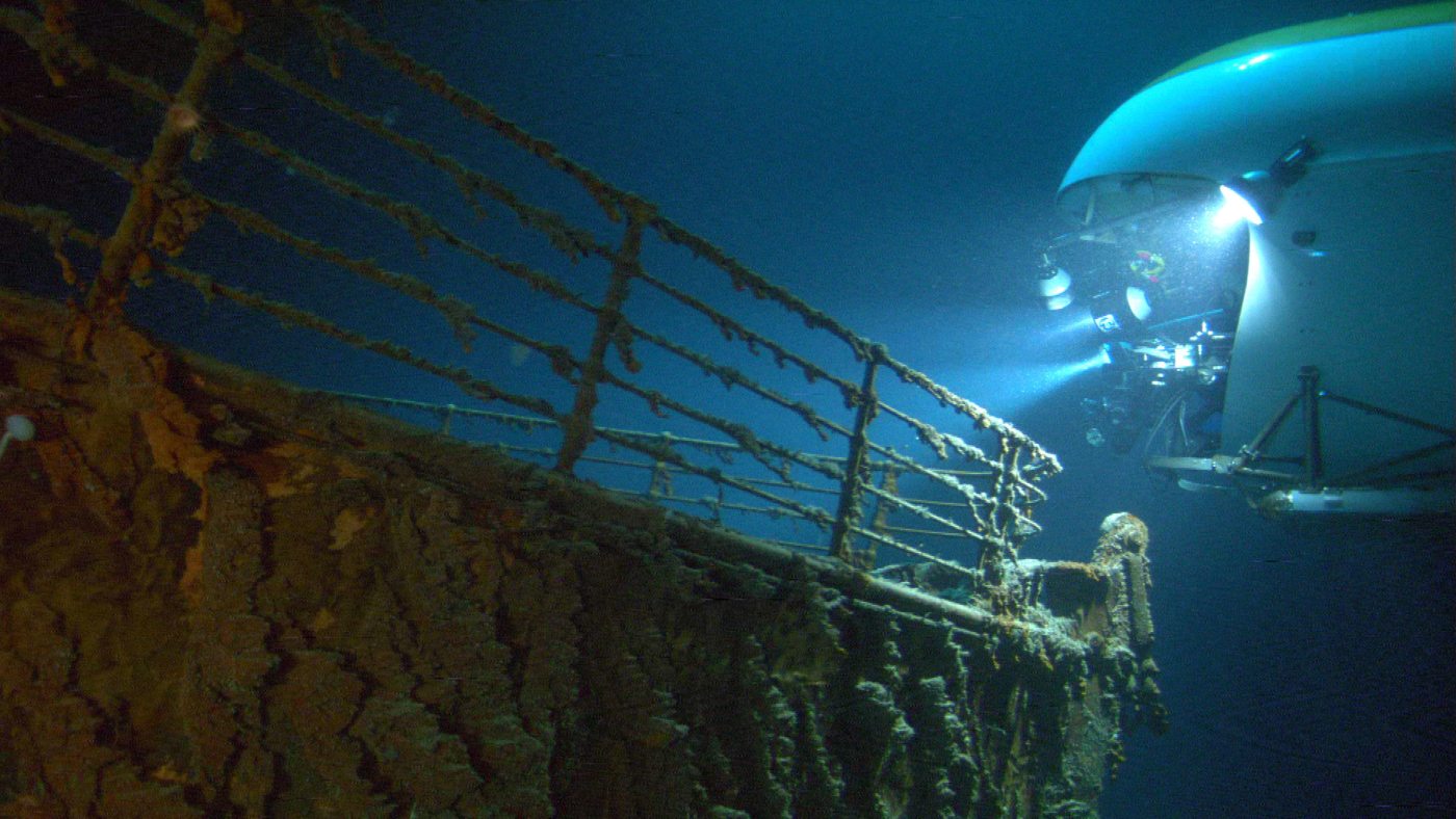 10 Eerie Underwater Photos of the Titanic Wreck | History Hit
