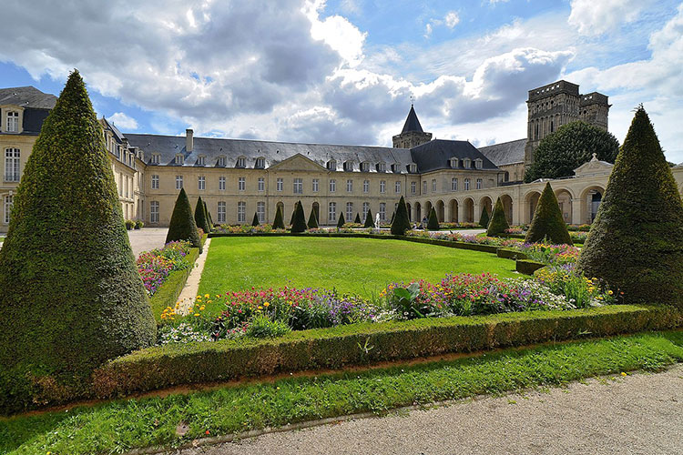 Abbaye aux Dames History and Facts History Hit