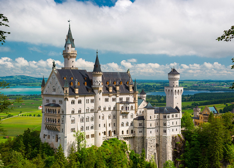 best castles to visit in the world