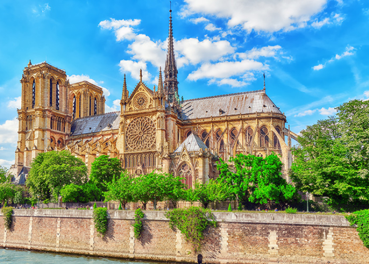 historical places to visit france
