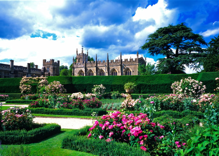 best gardens to visit gloucestershire